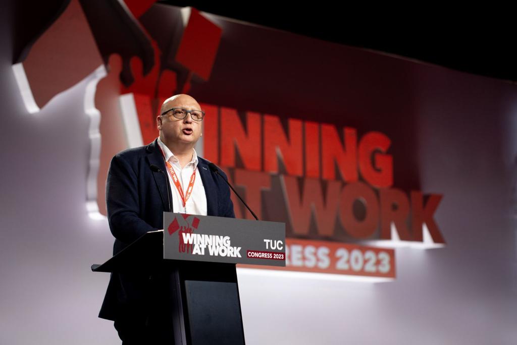 Eric Campos, secretario general de la CUT, participó en el 155° Congreso del TUC de Gran Bretaña